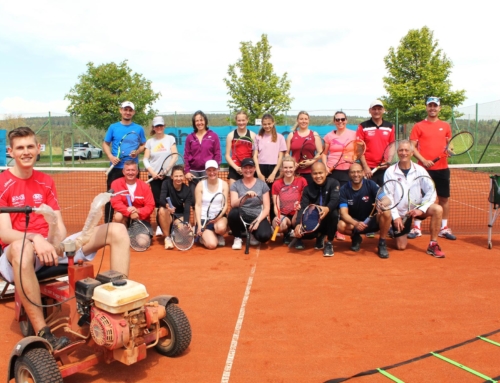 Hobbys trainierten ihren Aufschlag beim Tenniscamp vom 7.-8. Mai 2022
